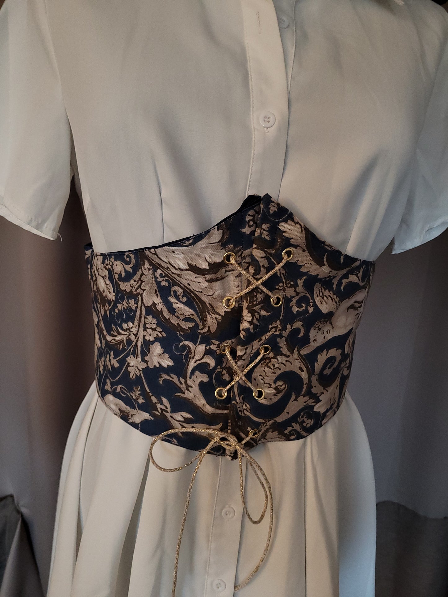Waist cincher (corset)