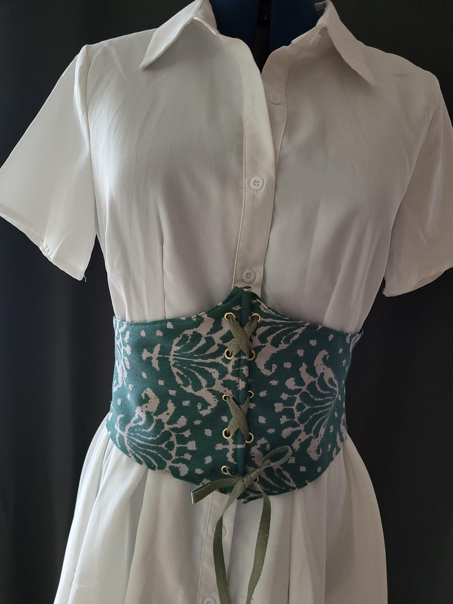 Waist cincher (corset)