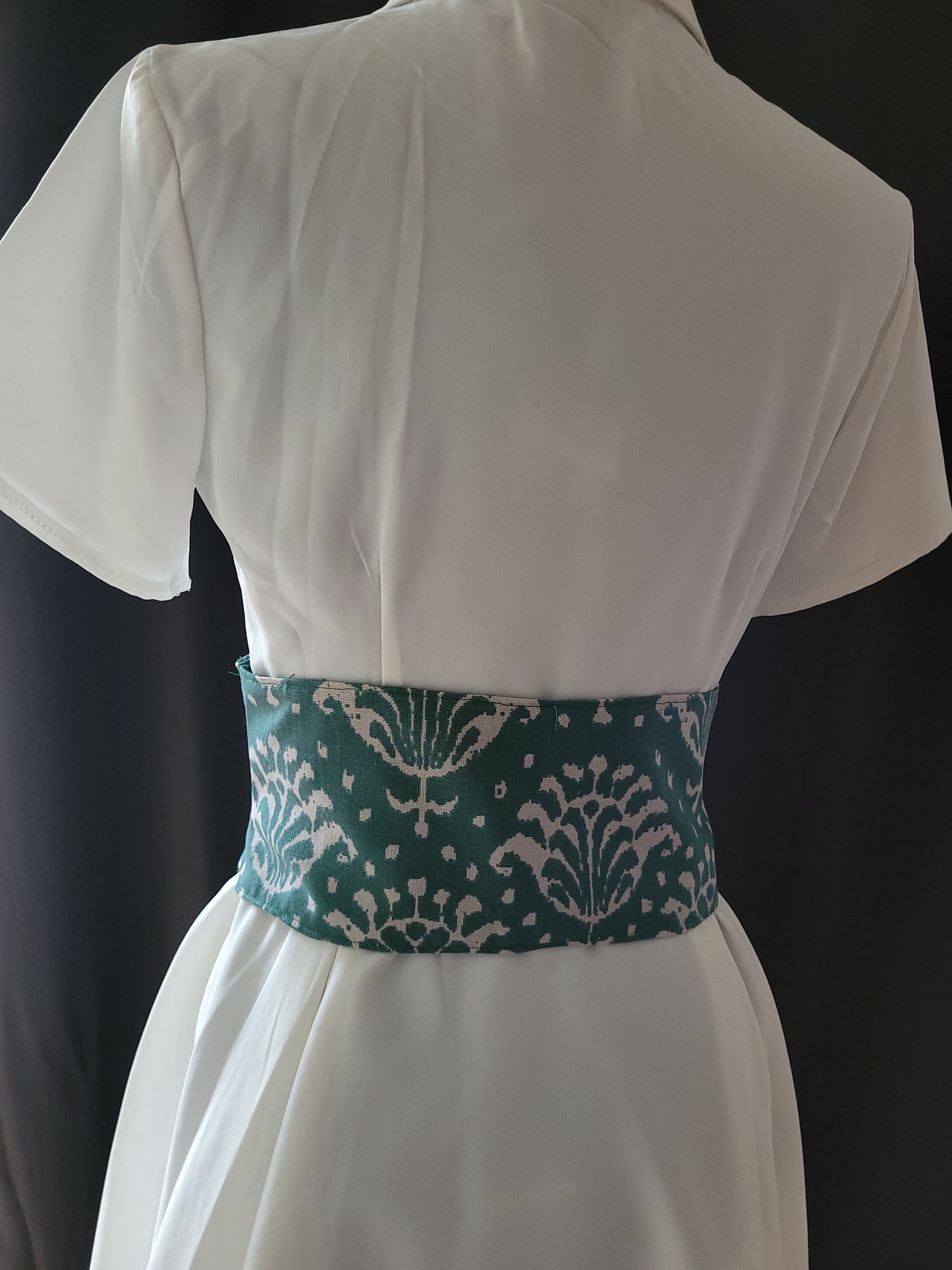 Waist cincher (corset)