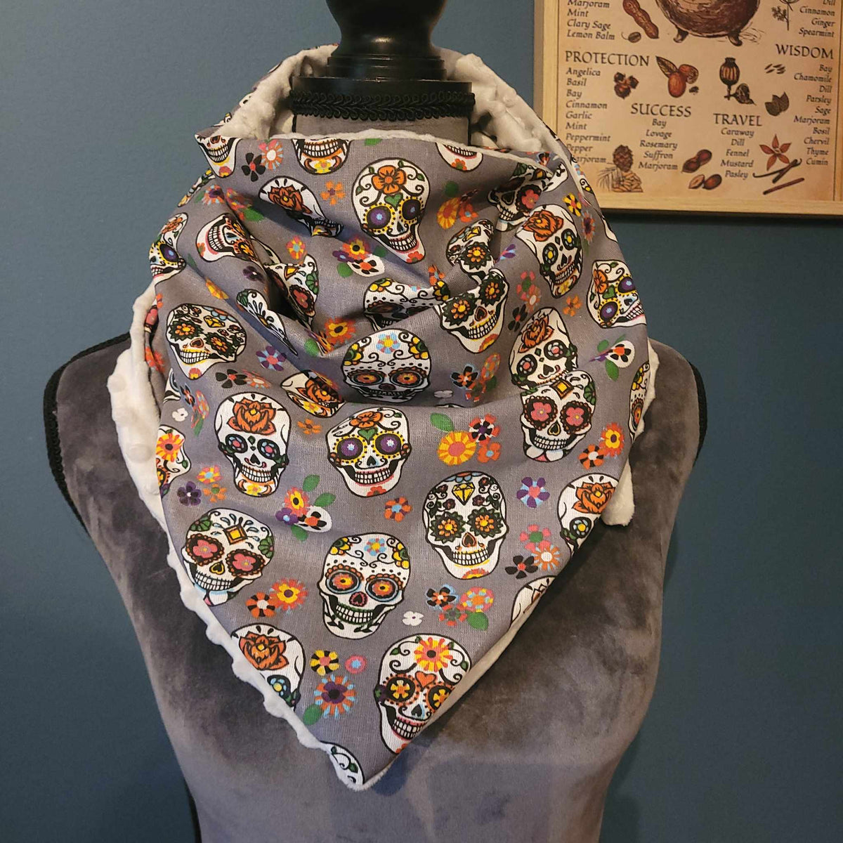 Écharpes triangle doublées en minky.