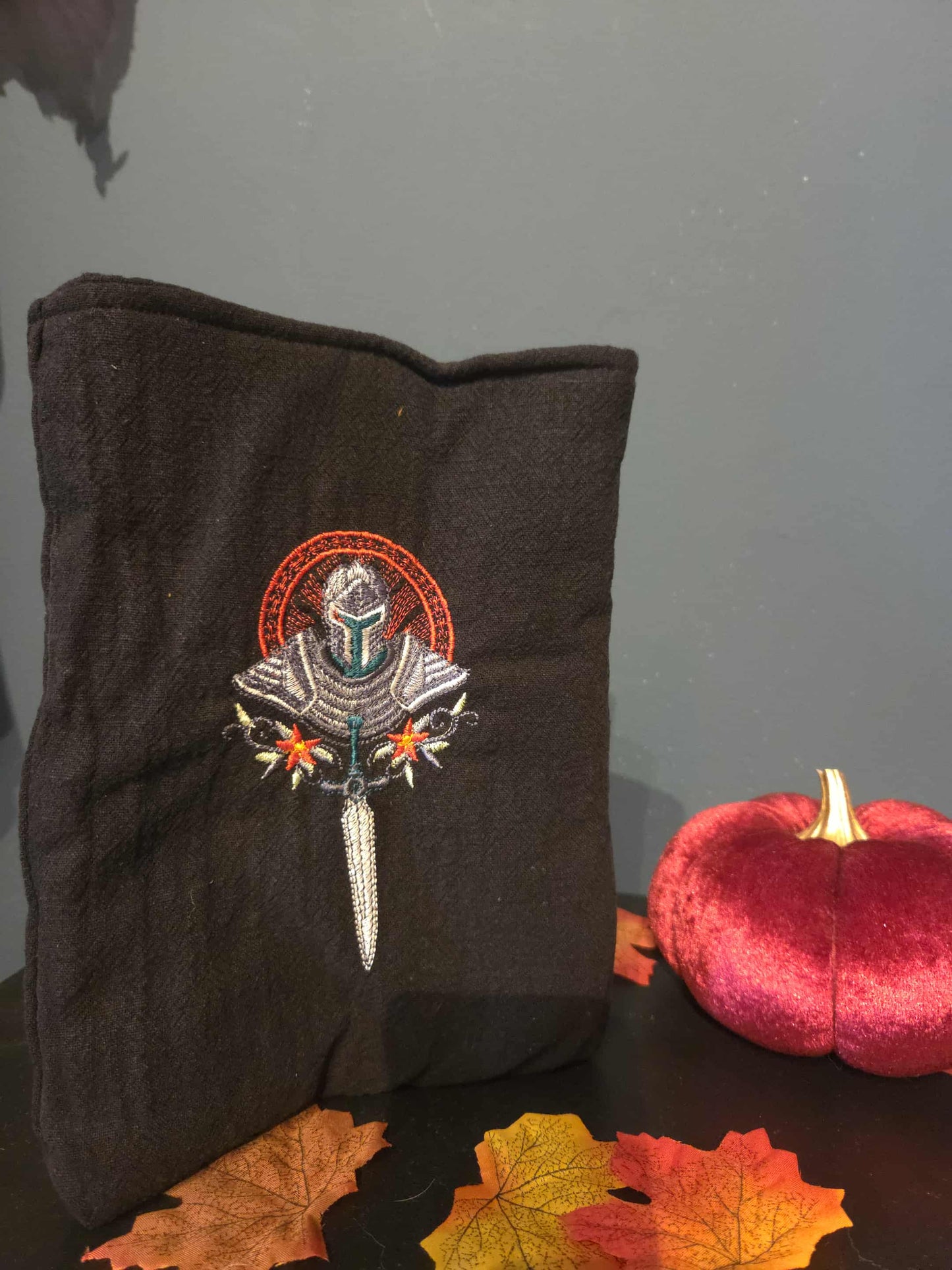 Pochette à livre brodée