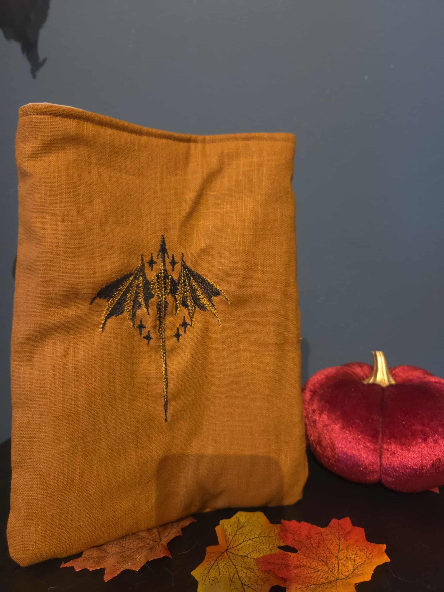 Pochette à livre brodée