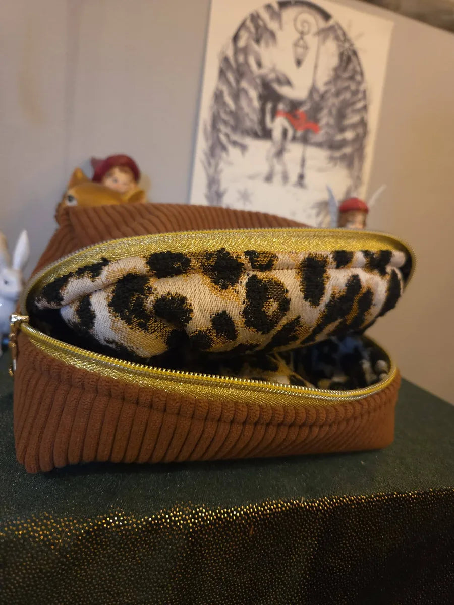 Trousse de toilette artisanale.