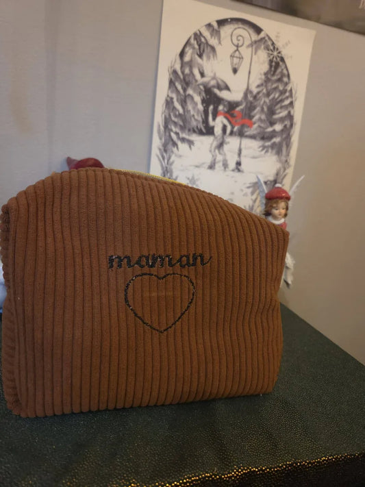 Trousse de toilette artisanale.
