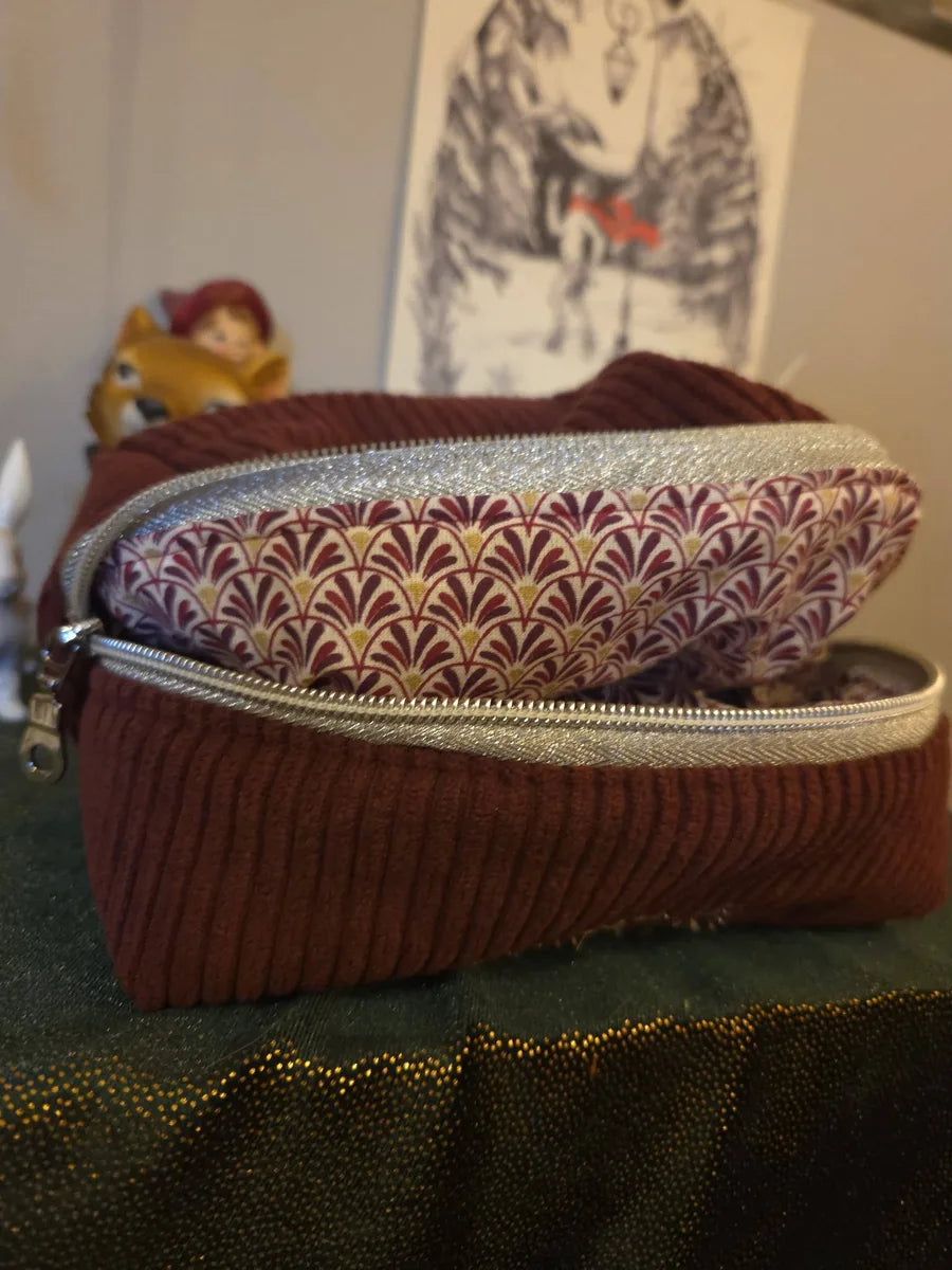 Trousse de toilette artisanale.