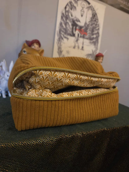 Trousse de toilette artisanale.