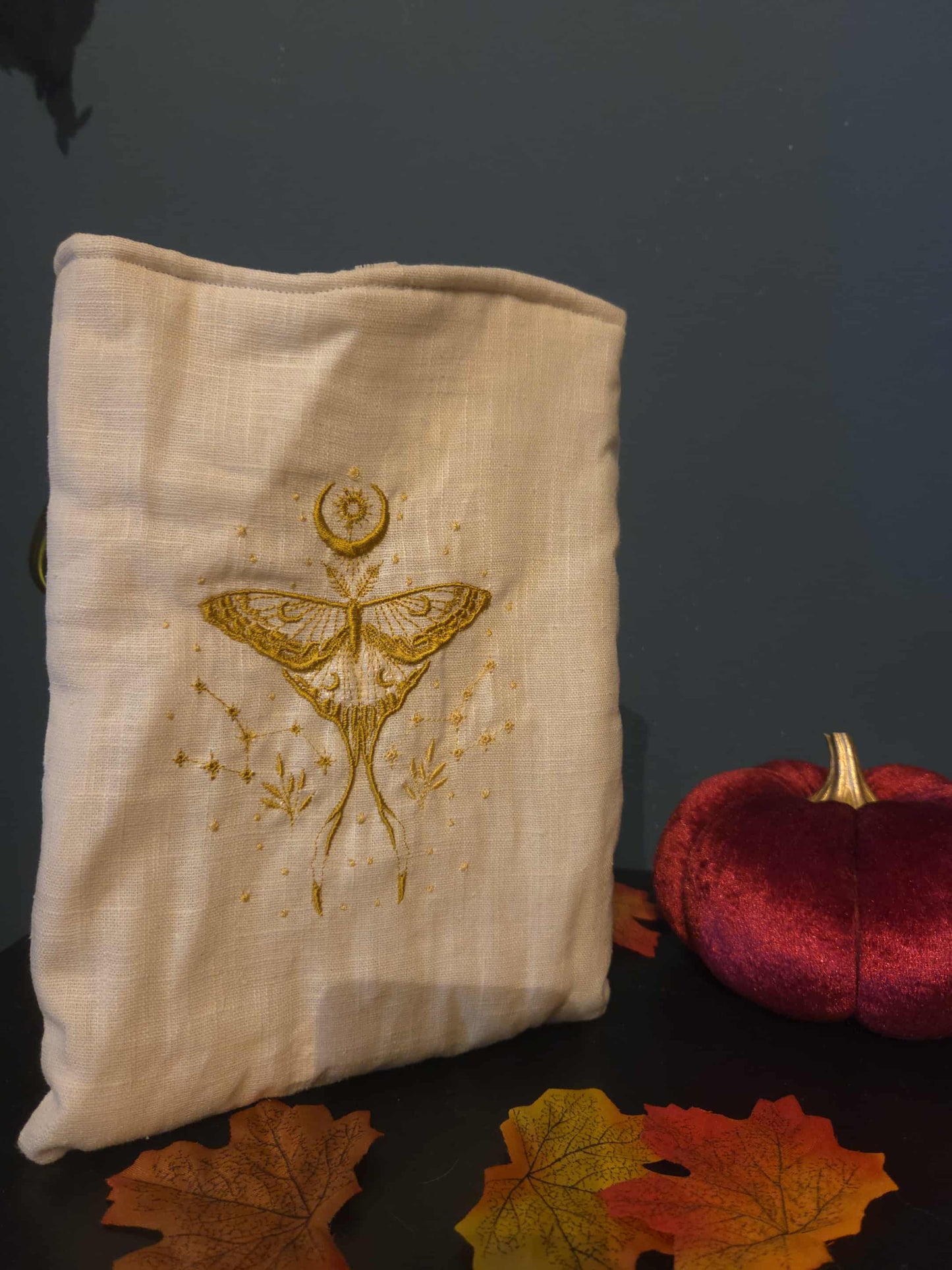 Pochette à livre brodée