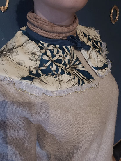 Faux cols amovibles en coton et dentelle.